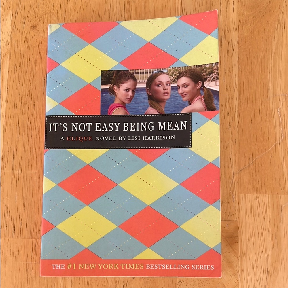 It's not easy being mean by Lisi Harrison
